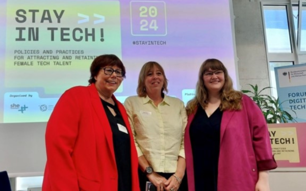 Barbara Schwarze, Gillian Arnold, Lisa Ihde