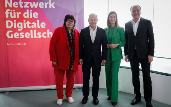 Gruppenbild mit Bundeskanzler