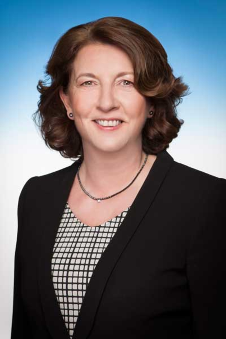 Porträt von Elke Lücke